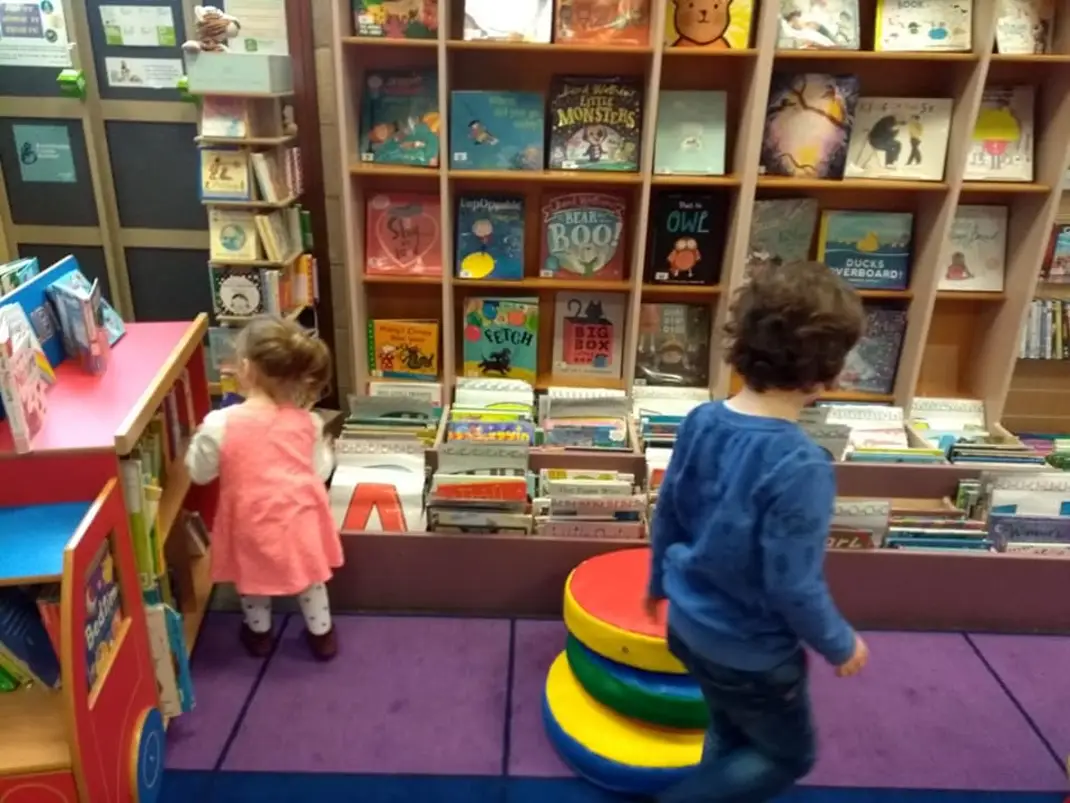 How to Make Reading Fun for Kids : 14 Easy Tips